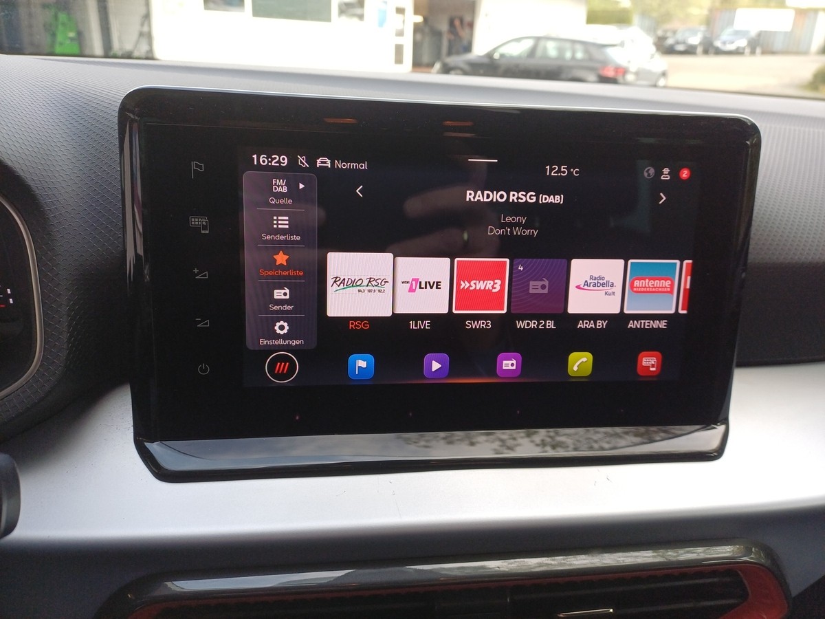 Seat Arona 1.5 TSI FR DSG SHZ KLIMA ALU AHK LED W-PAKET NAVI  PDC