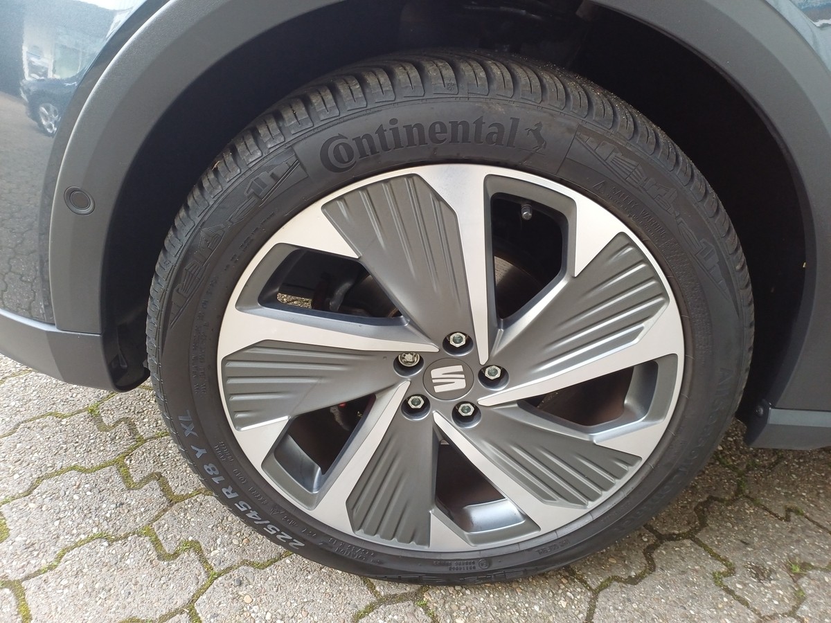 Seat Arona 1.5 TSI FR DSG SHZ KLIMA ALU AHK LED W-PAKET NAVI  PDC