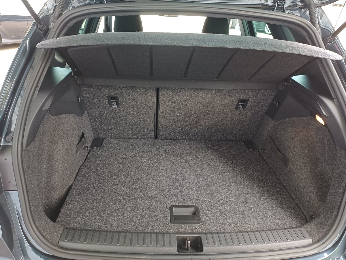 Seat Arona 1.5 TSI FR DSG SHZ KLIMA ALU AHK LED W-PAKET NAVI  PDC
