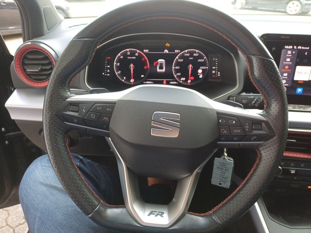 Seat Arona 1.5 TSI FR DSG SHZ KLIMA ALU AHK LED W-PAKET NAVI  PDC