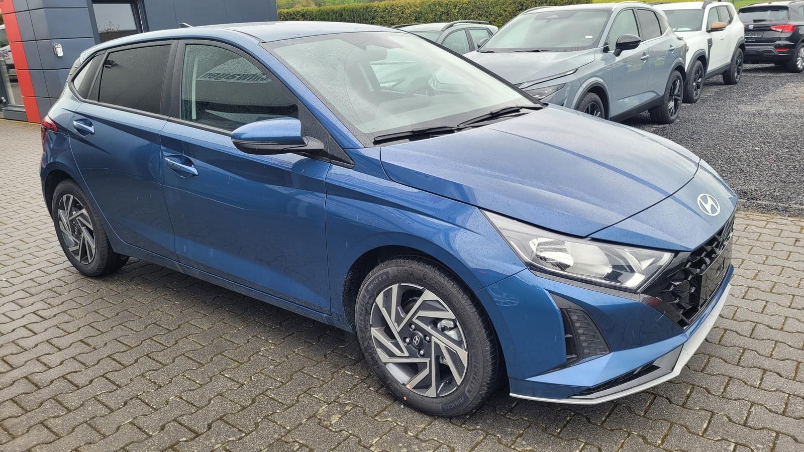 Hyundai i20 Family*Navi*Shzg*Lhzg*PDC*Cam*16Zoll*ACA*