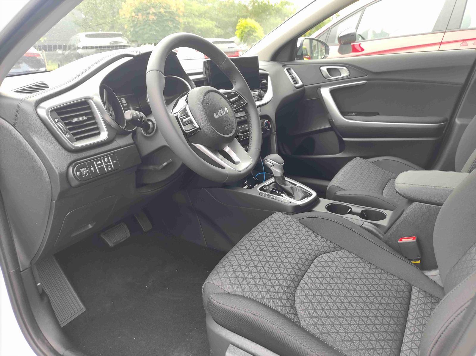 Kia cee'd / Ceed 1.5 T-GDI AT Kamera*Sitzheizung*APP*Navi