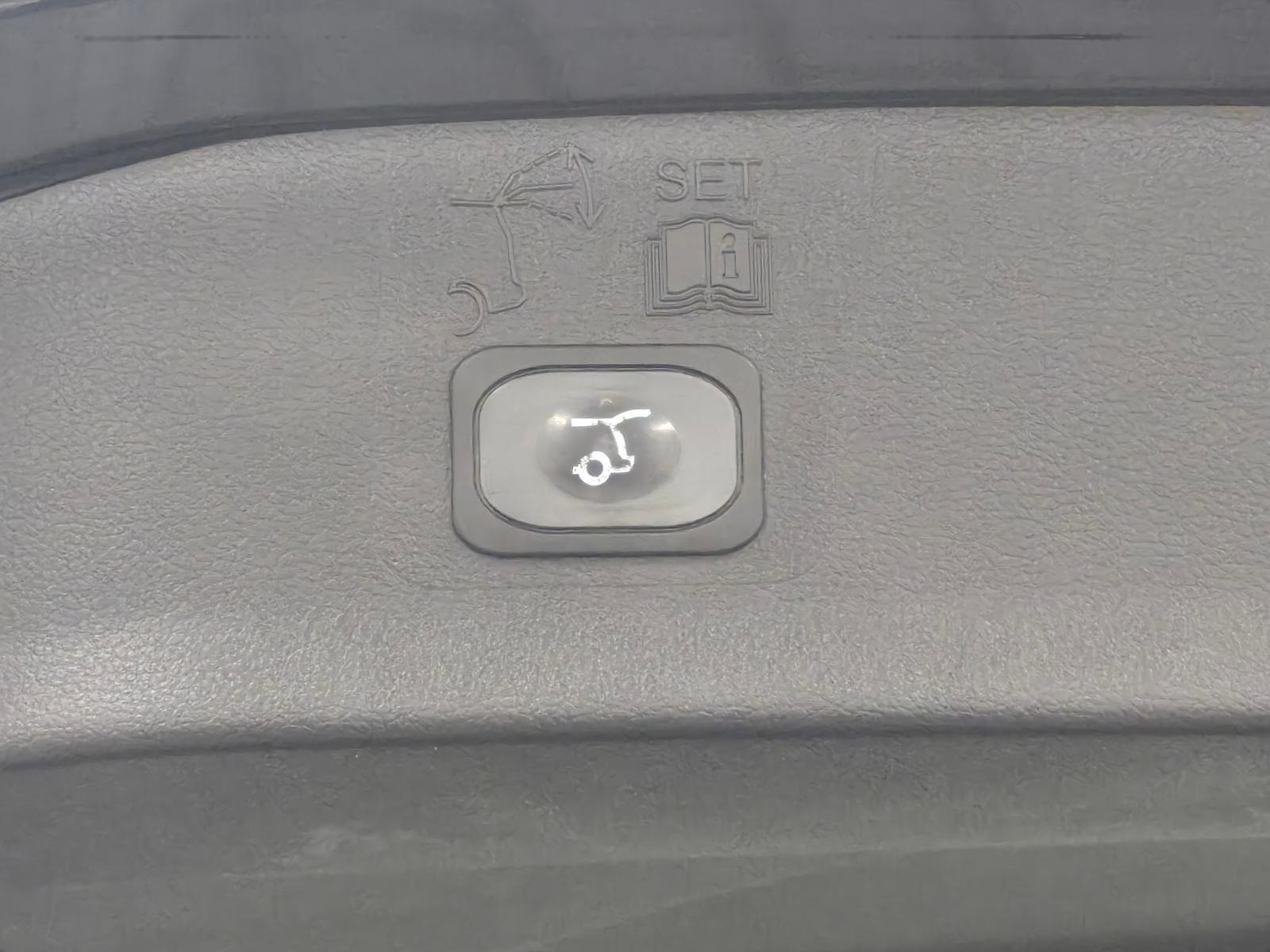 Ford Kuga Titanium Bi-Xenon/Navi/Pano/ACC/SHZ/Kam/DAB