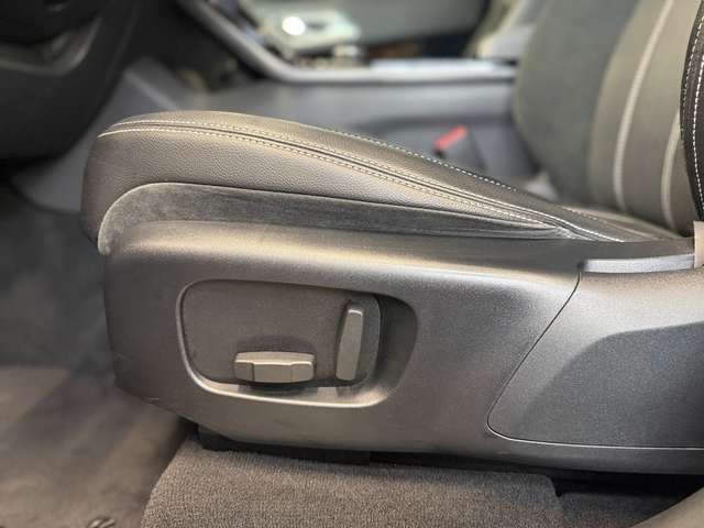 Land Rover Range Rover Velar R-Dynamic PANO LHZ LEDER NAVI