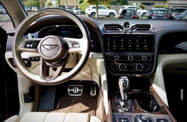 Bentley Bentayga Mulliner First Edition 22°Naim Airmatic Panora...