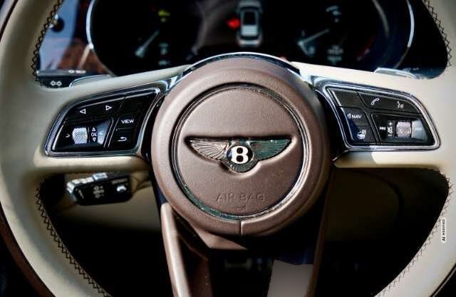 Bentley Bentayga Mulliner First Edition 22°Naim Airmatic Panora...