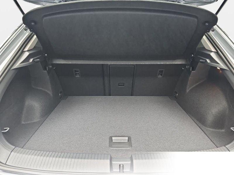 Volkswagen T-Roc 1.5 TSI DSG LIFE LED WINTER AHK