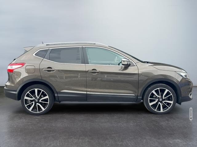 Nissan Qashqai 1.6 dCi CVT Tekna + Bose Panoramadach...