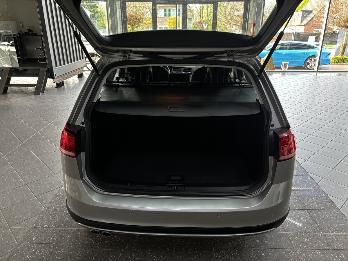 Volkswagen Golf VII Alltrack 4Motion 2.0 TDI PDC SHZ AHK