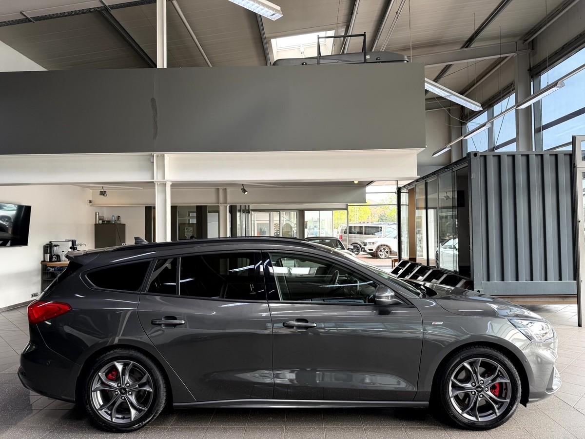 Ford Focus 1.0 EcoBoost ST-Line LED Navi ACC 