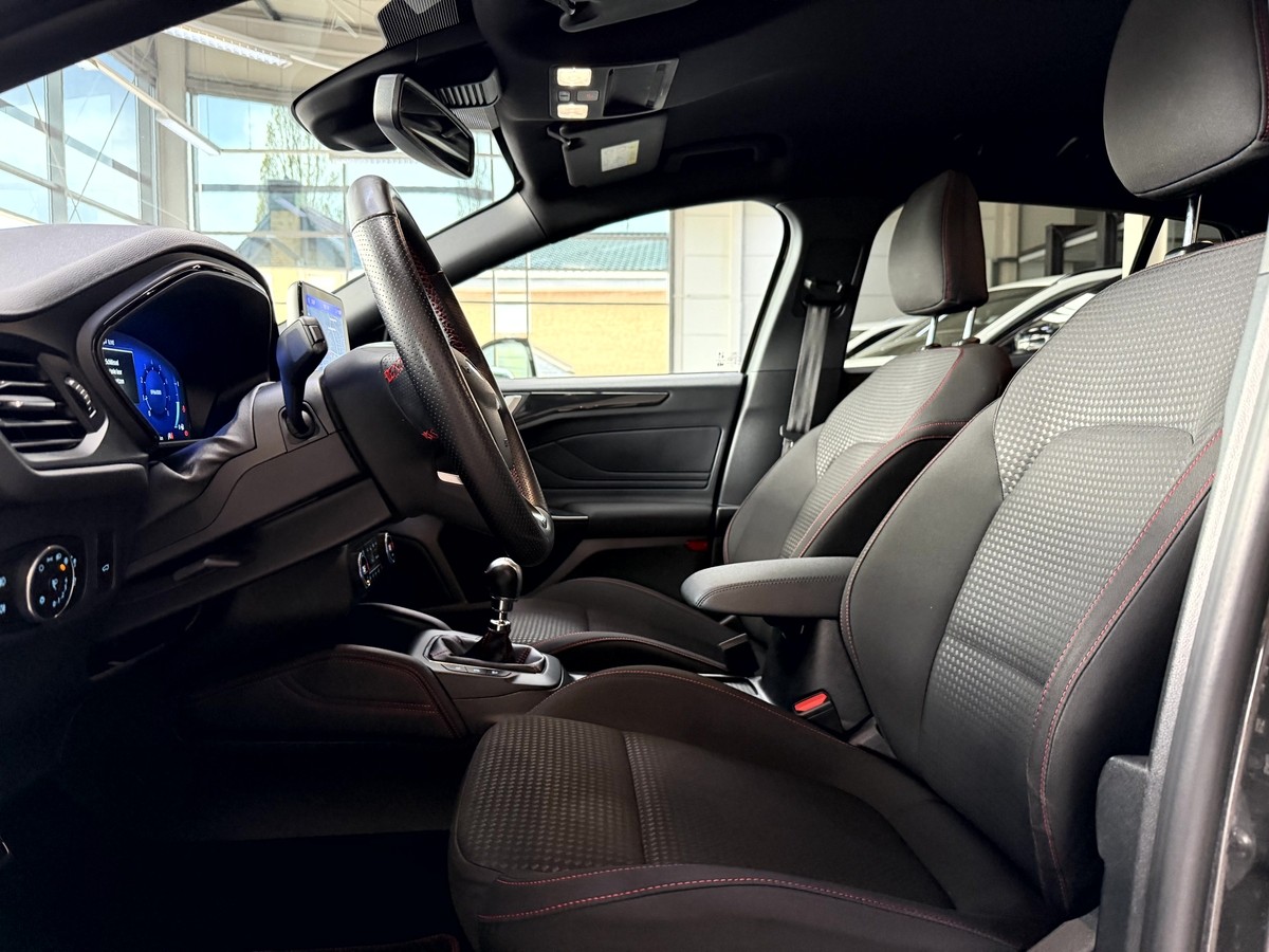 Ford Focus 1.0 EcoBoost ST-Line LED Navi ACC 