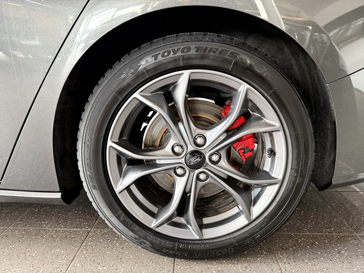 Ford Focus 1.0 EcoBoost ST-Line LED Navi ACC 