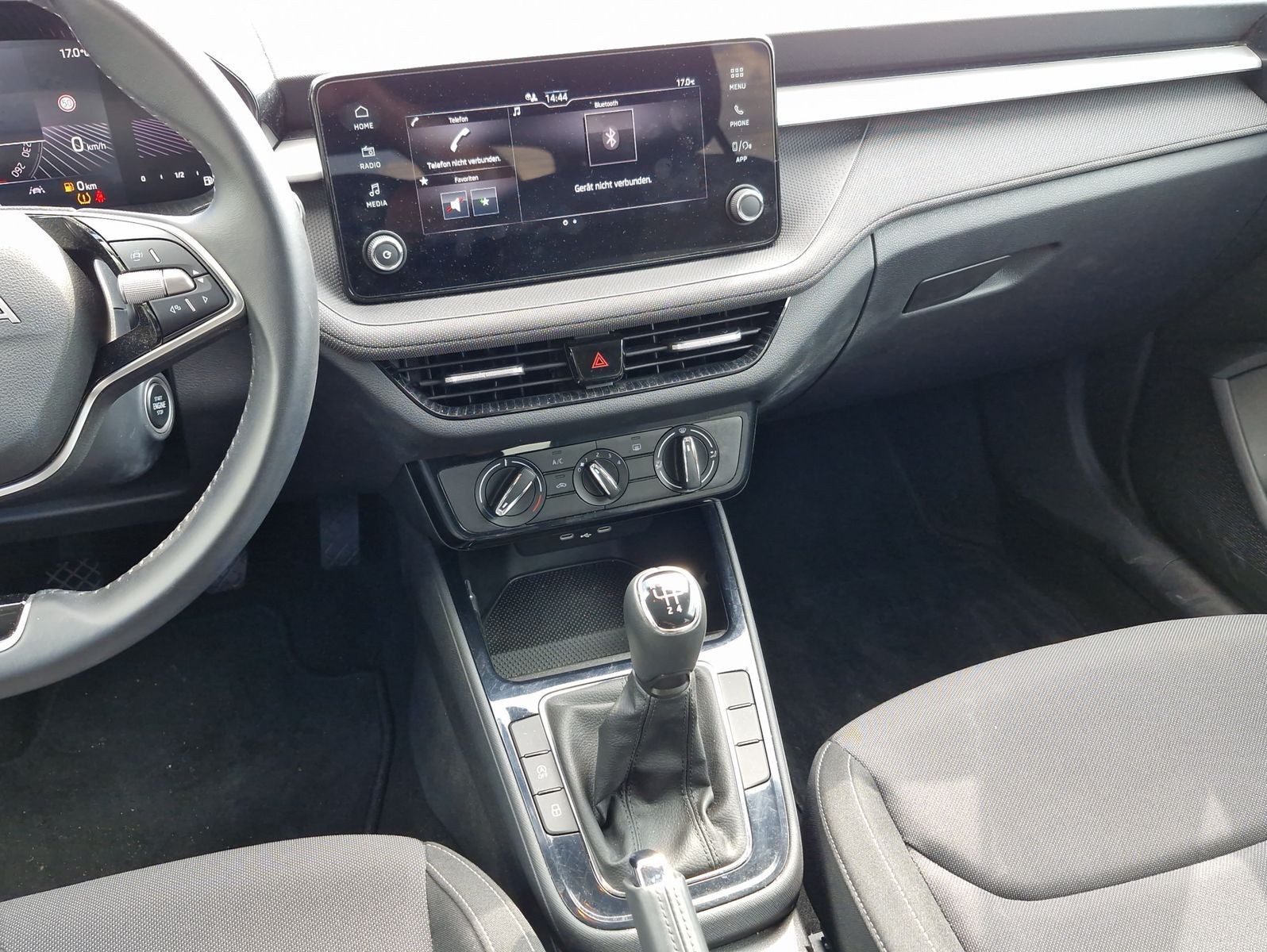 Skoda Fabia 1.0 TSI Selection LED CarPlay PDC Alu 15