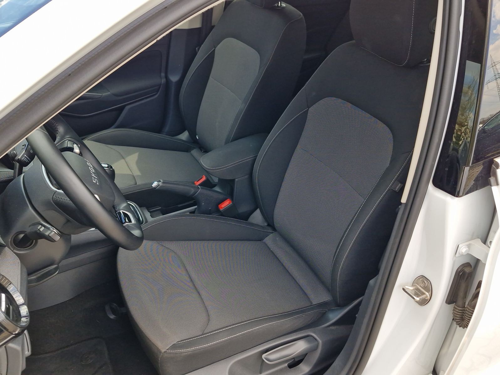 Skoda Fabia 1.0 TSI Selection LED CarPlay PDC Alu 15