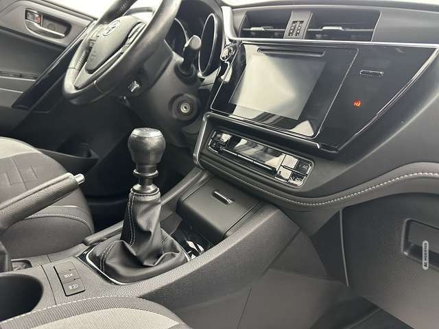 Toyota Auris Edition-S 