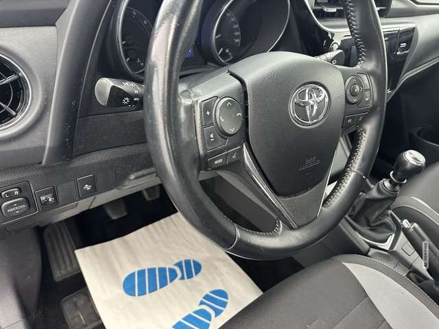 Toyota Auris Edition-S 