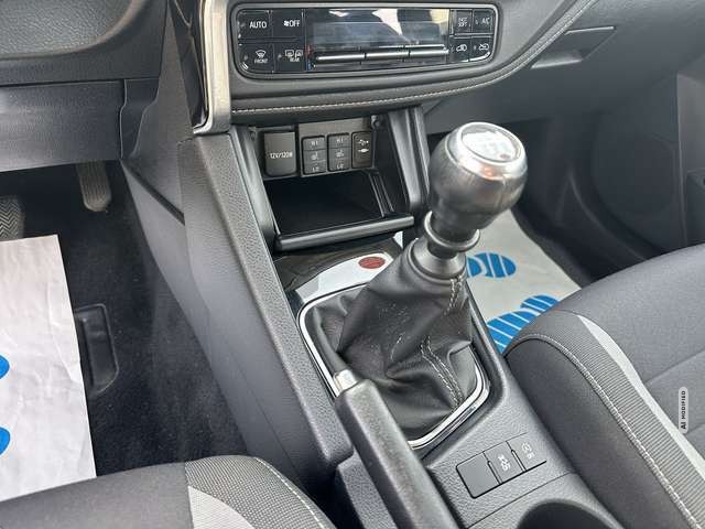 Toyota Auris Edition-S 