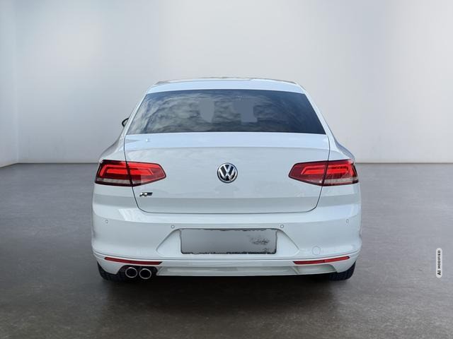 Volkswagen Passat 1.8 TSI DSG R-Line Einparkhilfe vorne ...