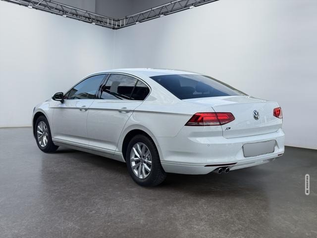 Volkswagen Passat 1.8 TSI DSG R-Line Einparkhilfe vorne ...