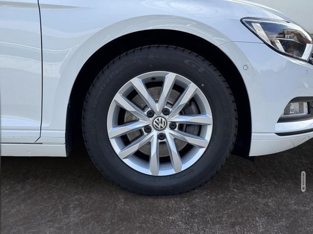 Volkswagen Passat 1.8 TSI DSG R-Line Einparkhilfe vorne ...