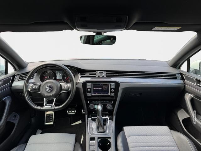 Volkswagen Passat 1.8 TSI DSG R-Line Einparkhilfe vorne ...