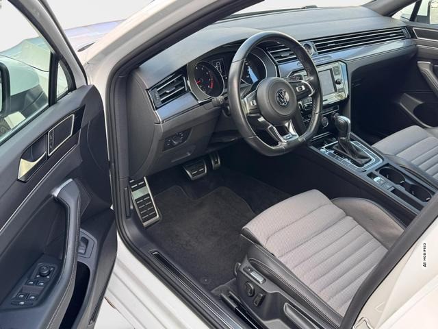 Volkswagen Passat 1.8 TSI DSG R-Line Einparkhilfe vorne ...