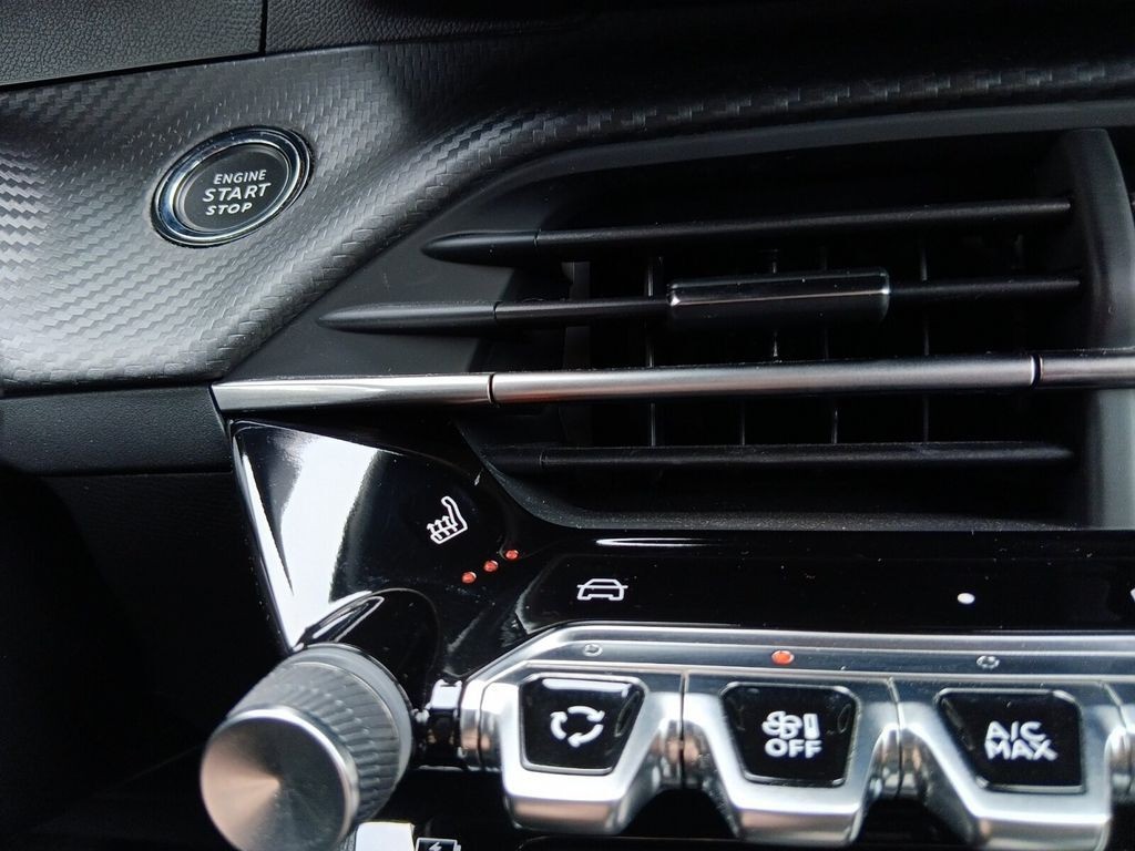 Peugeot 2008 GT *NAVI+360° KAMERA+MEMORY-SITZE+TEMPOMAT*