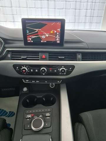 Audi A4 40 TFSI sport, unfallfrei, Navi, Xenon, LMF, PDC