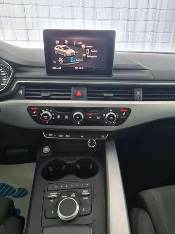 Audi A4 40 TFSI sport, unfallfrei, Navi, Xenon, LMF, PDC