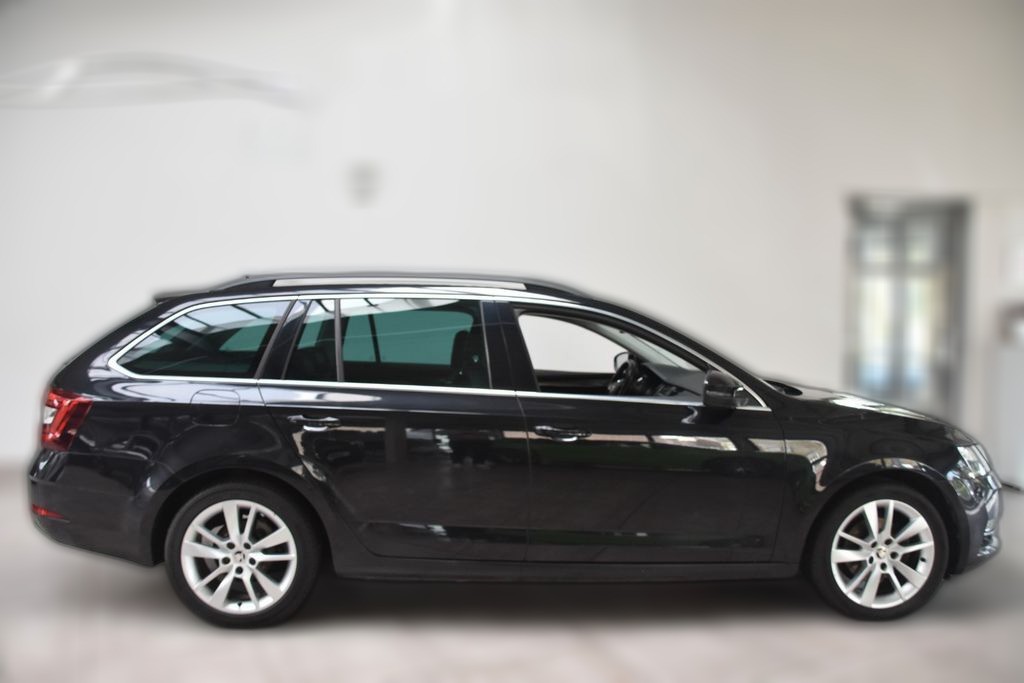 Skoda Octavia Combi Style DSG LED Navi Kamera ACC
