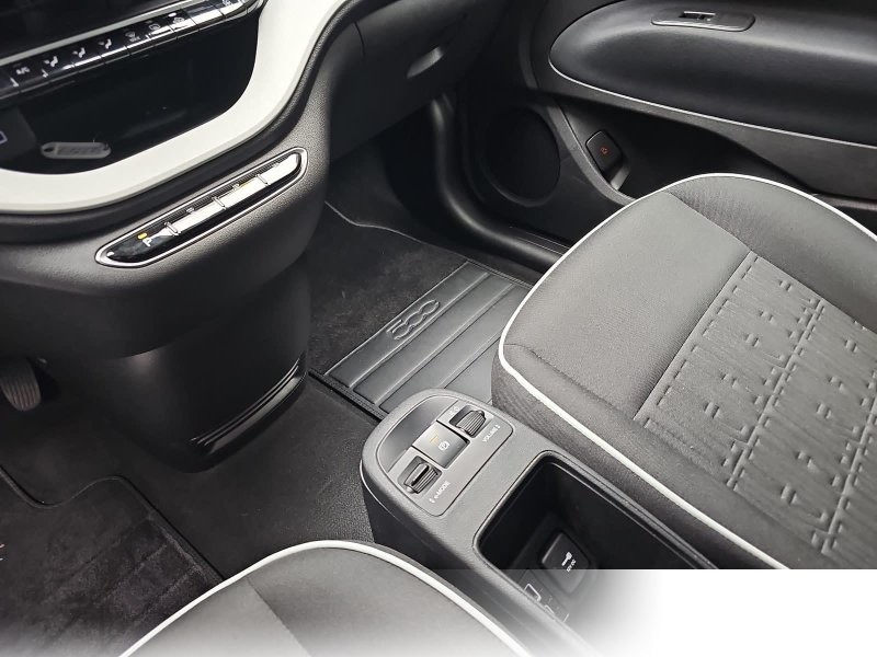 Fiat 500e ELEKTRO 23.8 KWH ACTION KLIMA DAB APPLE/ANDROID ALL-SEASON