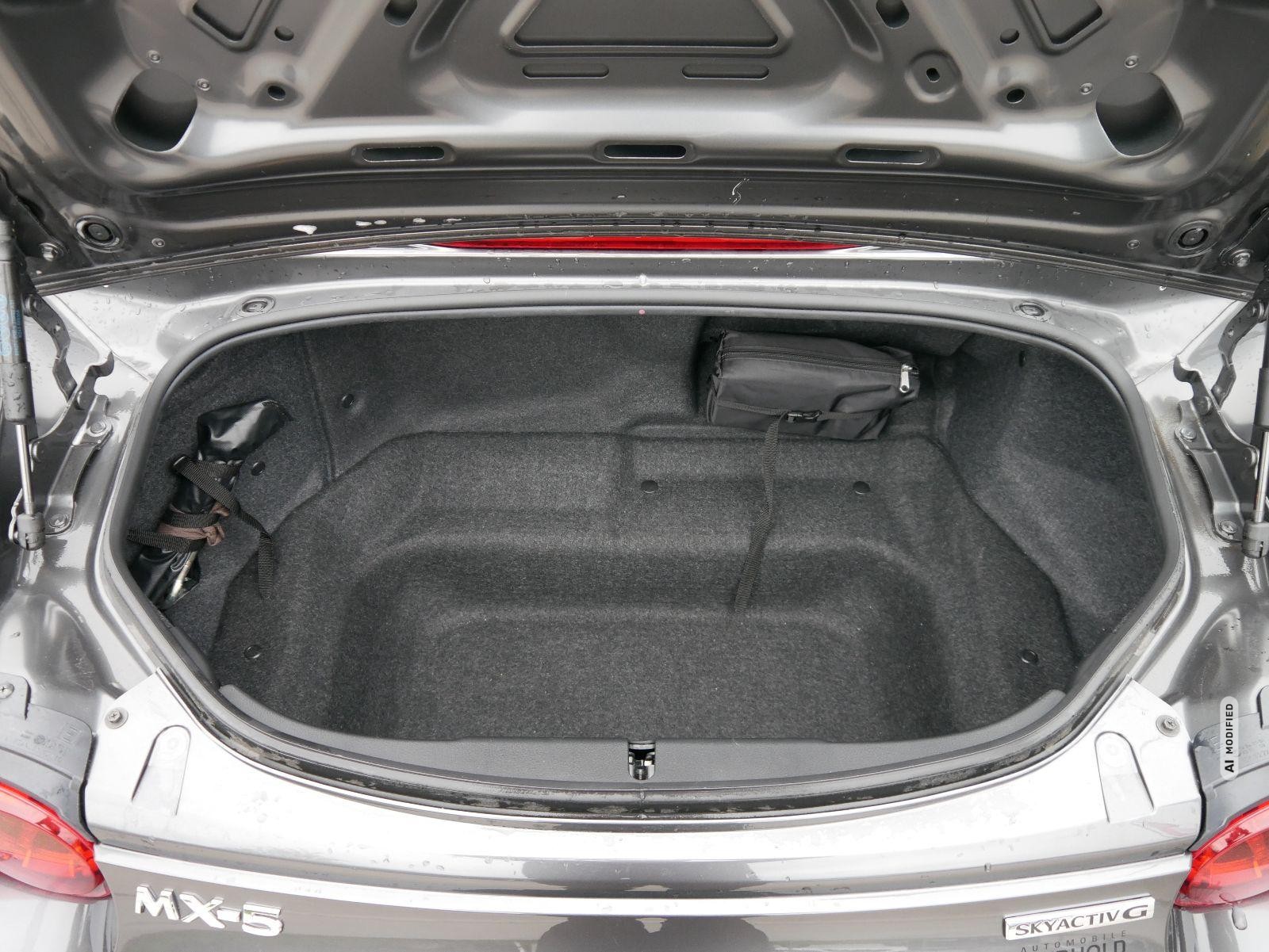 Mazda MX-5 ST SKYACTIV*PDC-HINTEN*KAMERA*TEMPOMAT*SHZ*KESSY*NAVIGATIONSSYSTEM*BLUETOOT