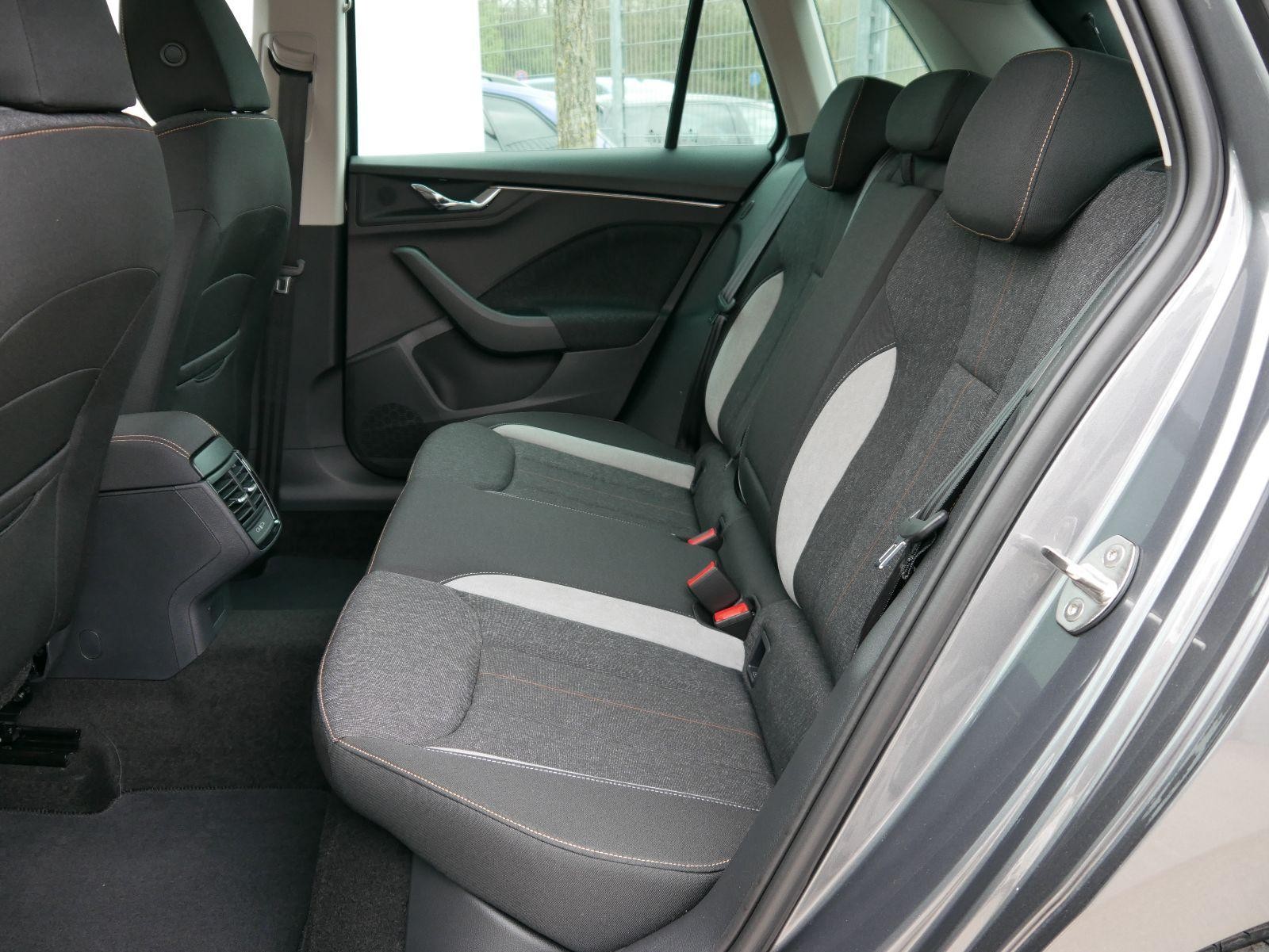 Skoda Kamiq 130 Jahre Edition 1,5 TSI DSG*AHK-SCHWENKBAR*KAMERA*KESSY*TEMPOMAT*WINTERP
