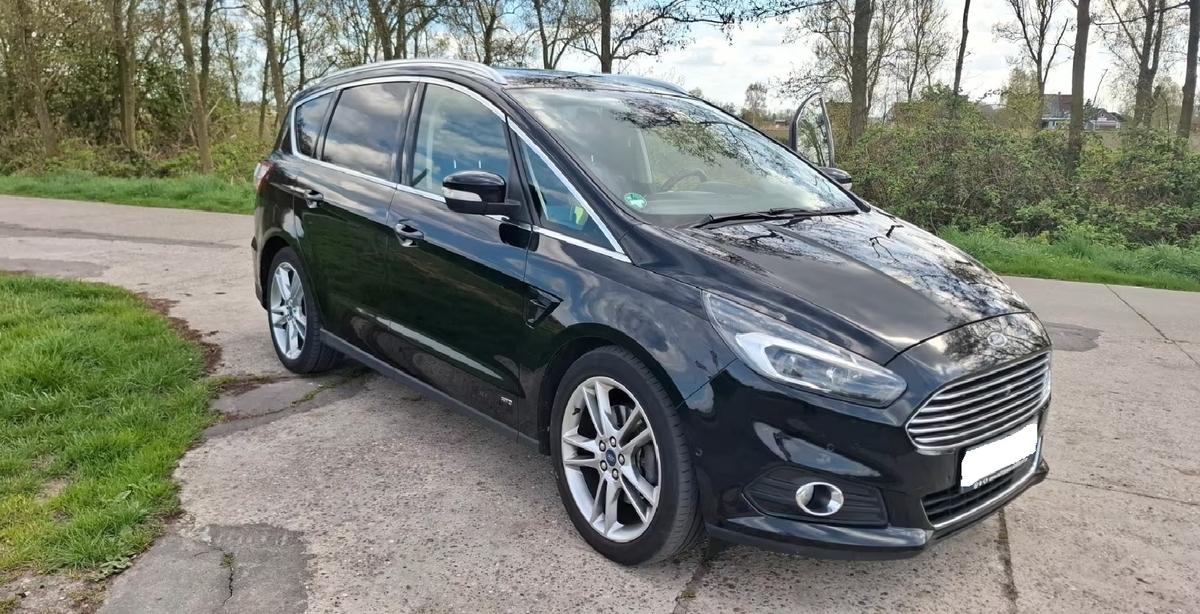 Ford S-Max 2.0 TDCi Titanium AWD LED Temp. Navi R.Cam 