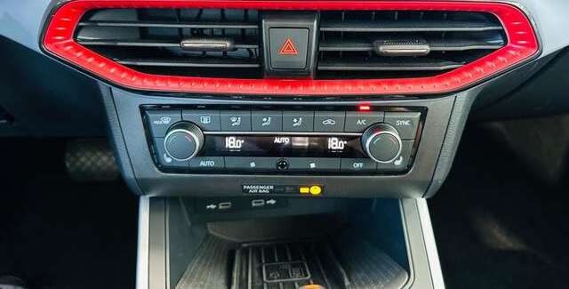 Seat Arona 1.0 TSI FR DSG SHZ NAVI LED KAM PDC vo+hi