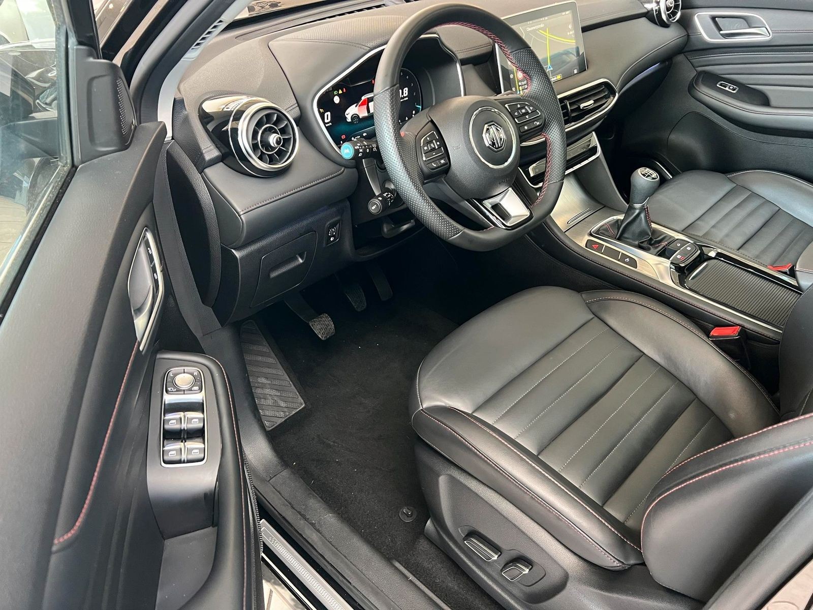 MG HS Luxury*ACC*360°*PANO*SHZ*NAV*CARPLAY*AMBI