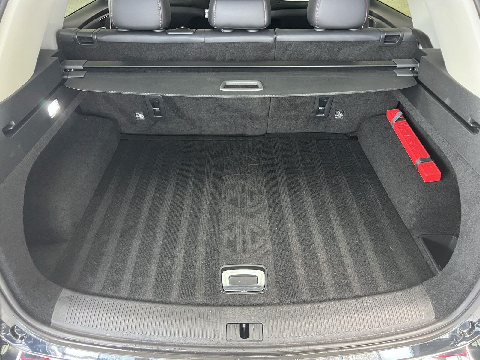 MG HS Luxury*ACC*360°*PANO*SHZ*NAV*CARPLAY*AMBI