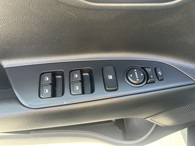 Kia Stonic 1.0 T-GDI DCT PLATINUM EDITION AUTOM*LEDER*SSD*R-CAM