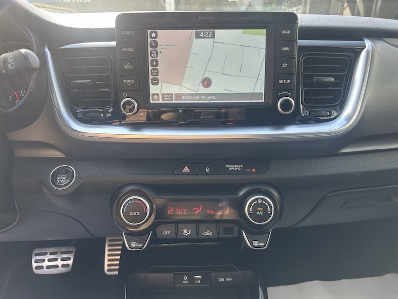 Kia Stonic 1.0 T-GDI DCT PLATINUM EDITION AUTOM*LEDER*SSD*R-CAM