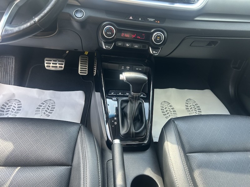 Kia Stonic 1.0 T-GDI DCT PLATINUM EDITION AUTOM*LEDER*SSD*R-CAM