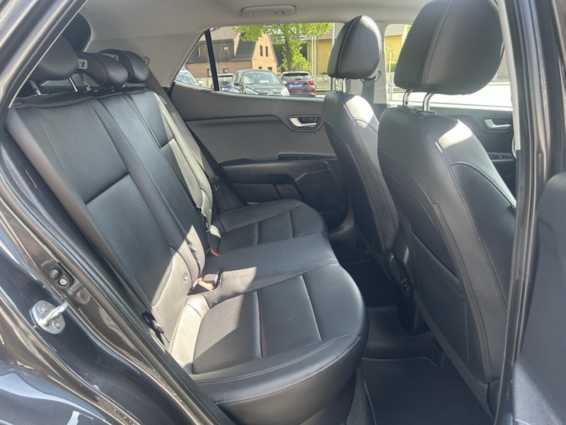 Kia Stonic 1.0 T-GDI DCT PLATINUM EDITION AUTOM*LEDER*SSD*R-CAM
