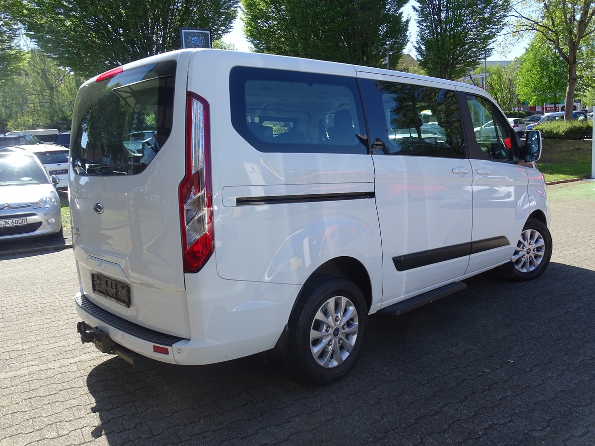 Ford Tourneo Custom 2.0 TDCi 320 L1 Trend 8 Sitzer 