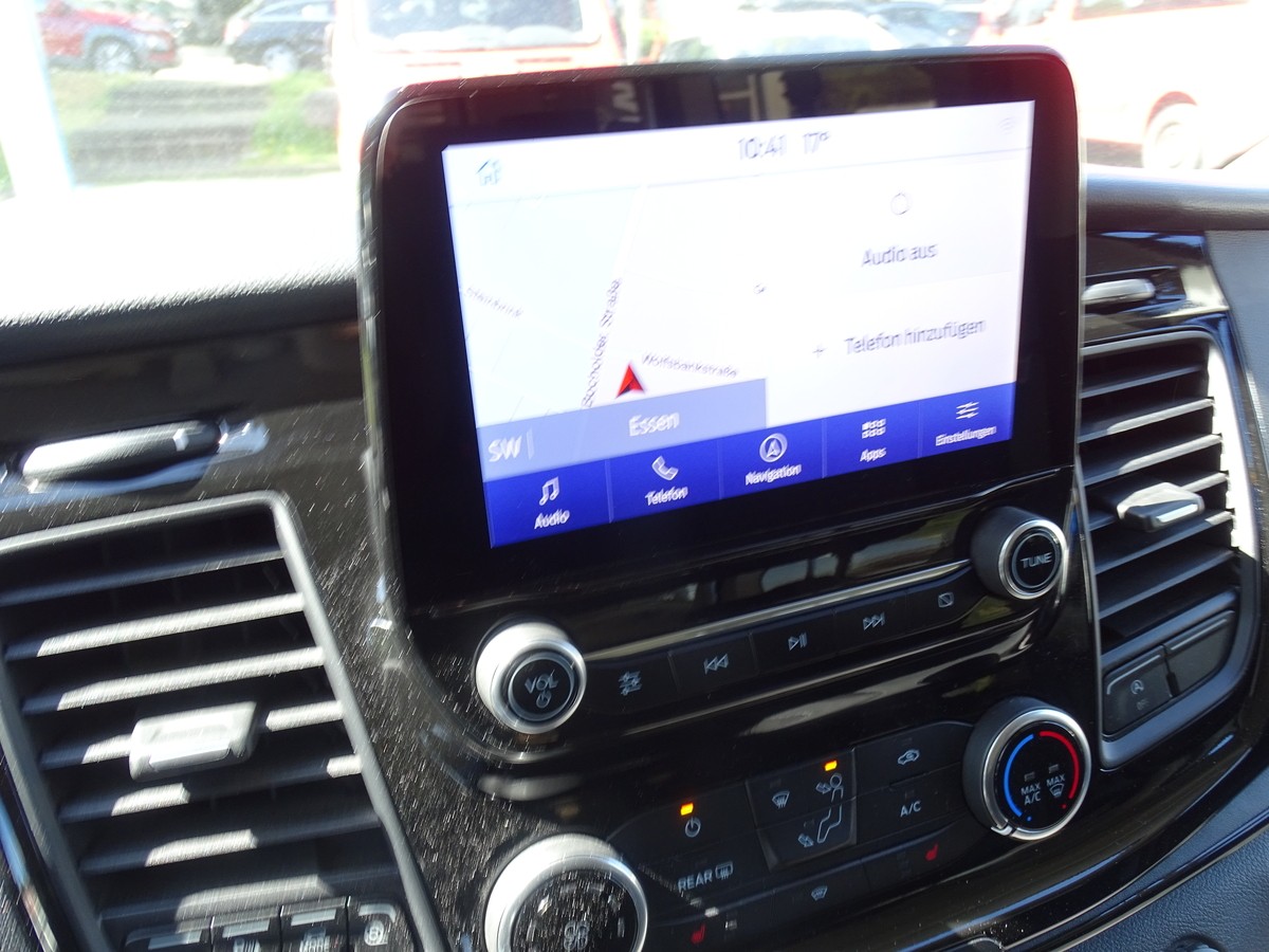 Ford Tourneo Custom 2.0 TDCi 320 L1 Trend 8 Sitzer 