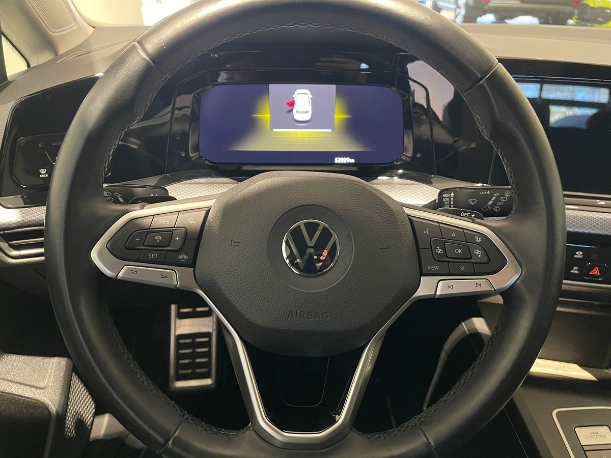 Volkswagen Golf VIII DSG ACC Kamera 3-Z-Klima 8-fach