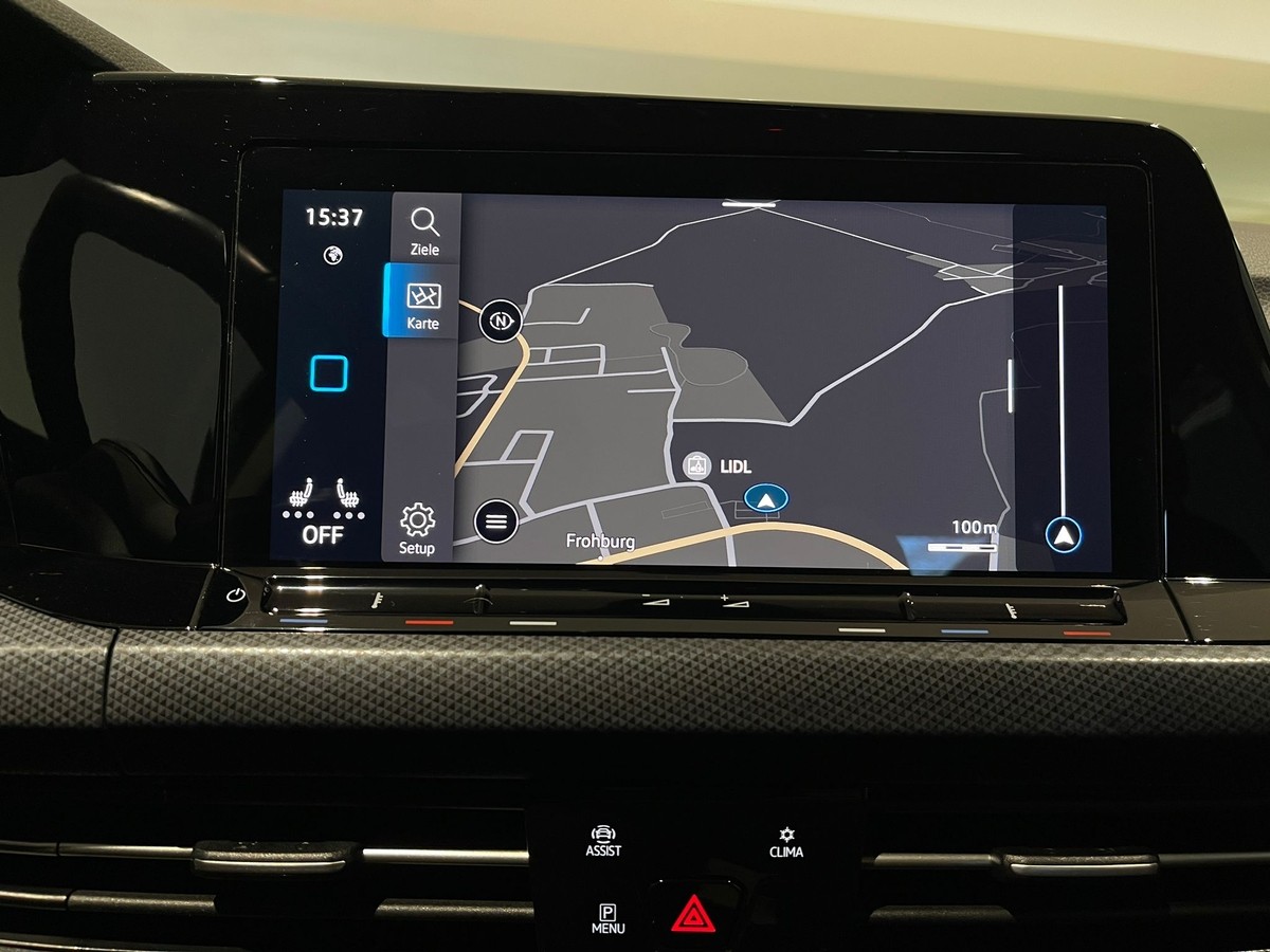 Volkswagen Golf VIII DSG ACC Kamera 3-Z-Klima 8-fach
