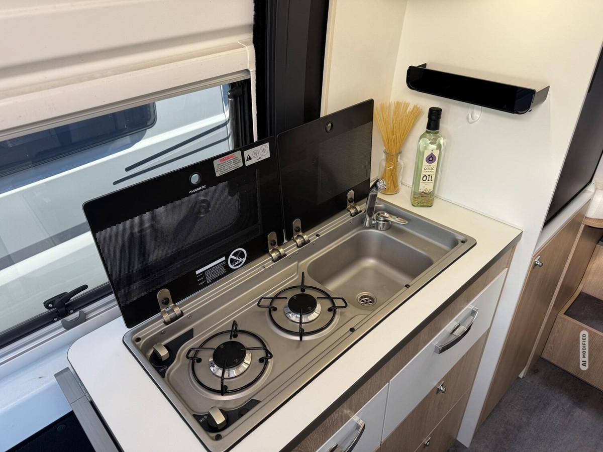 Mooveo Van 63 EB 180PS Automatik+Solar+AHK+Sat TV