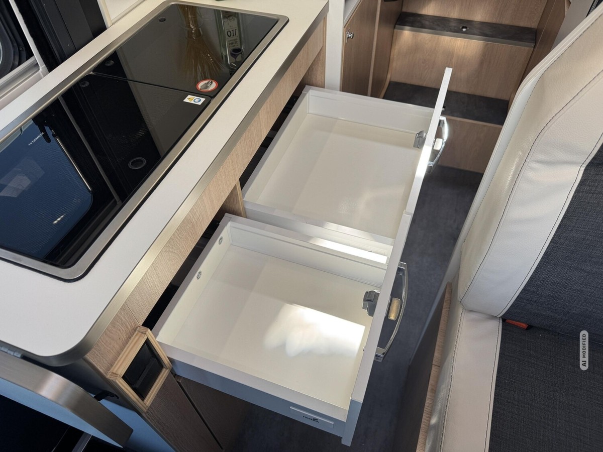 Mooveo Van 63 EB 180PS Automatik+Solar+AHK+Sat TV