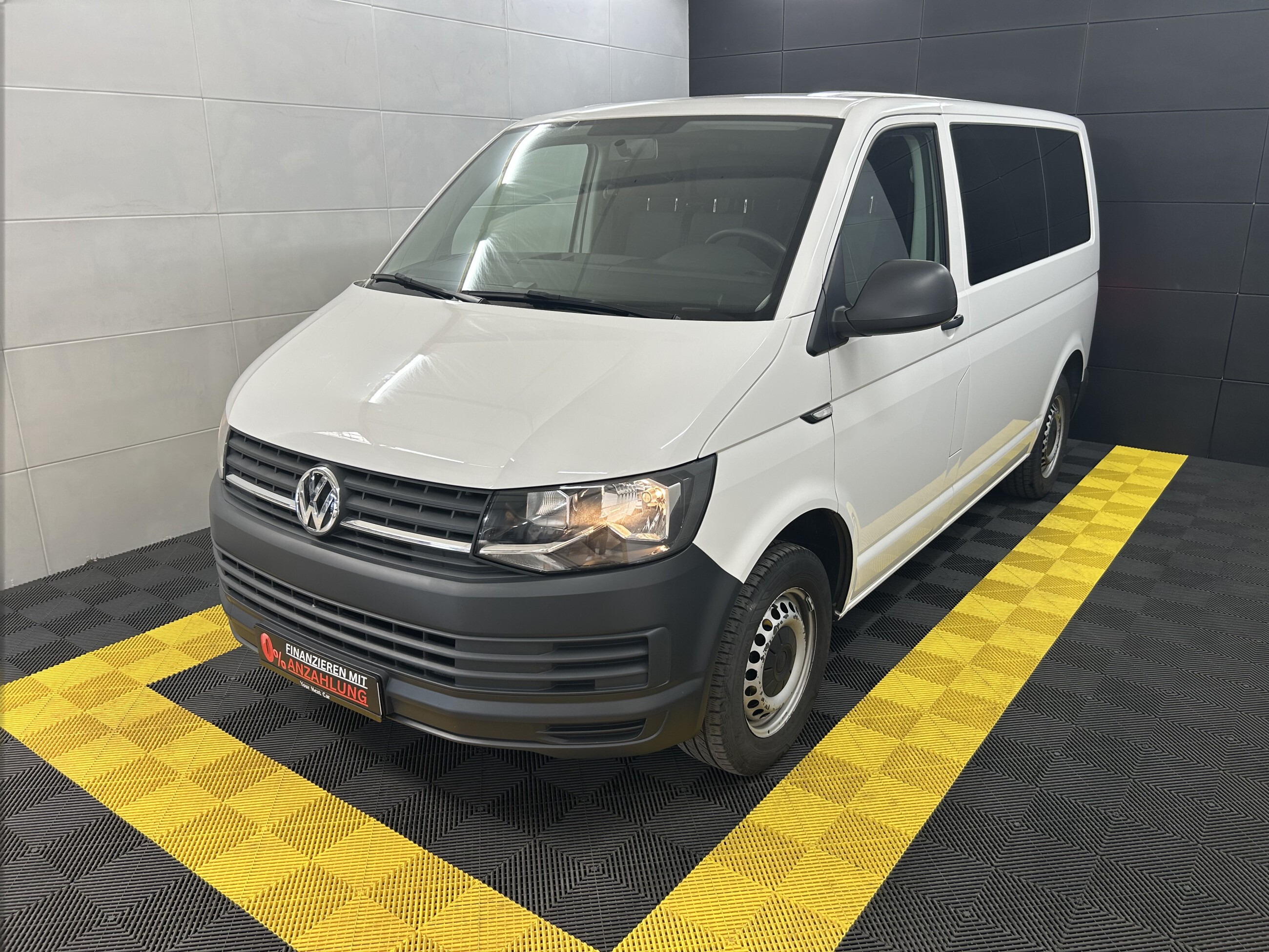 Volkswagen T6 Kombi EcoProfi 9-Sitzer+AHK+A/C+TÜV-Neu+PDC
