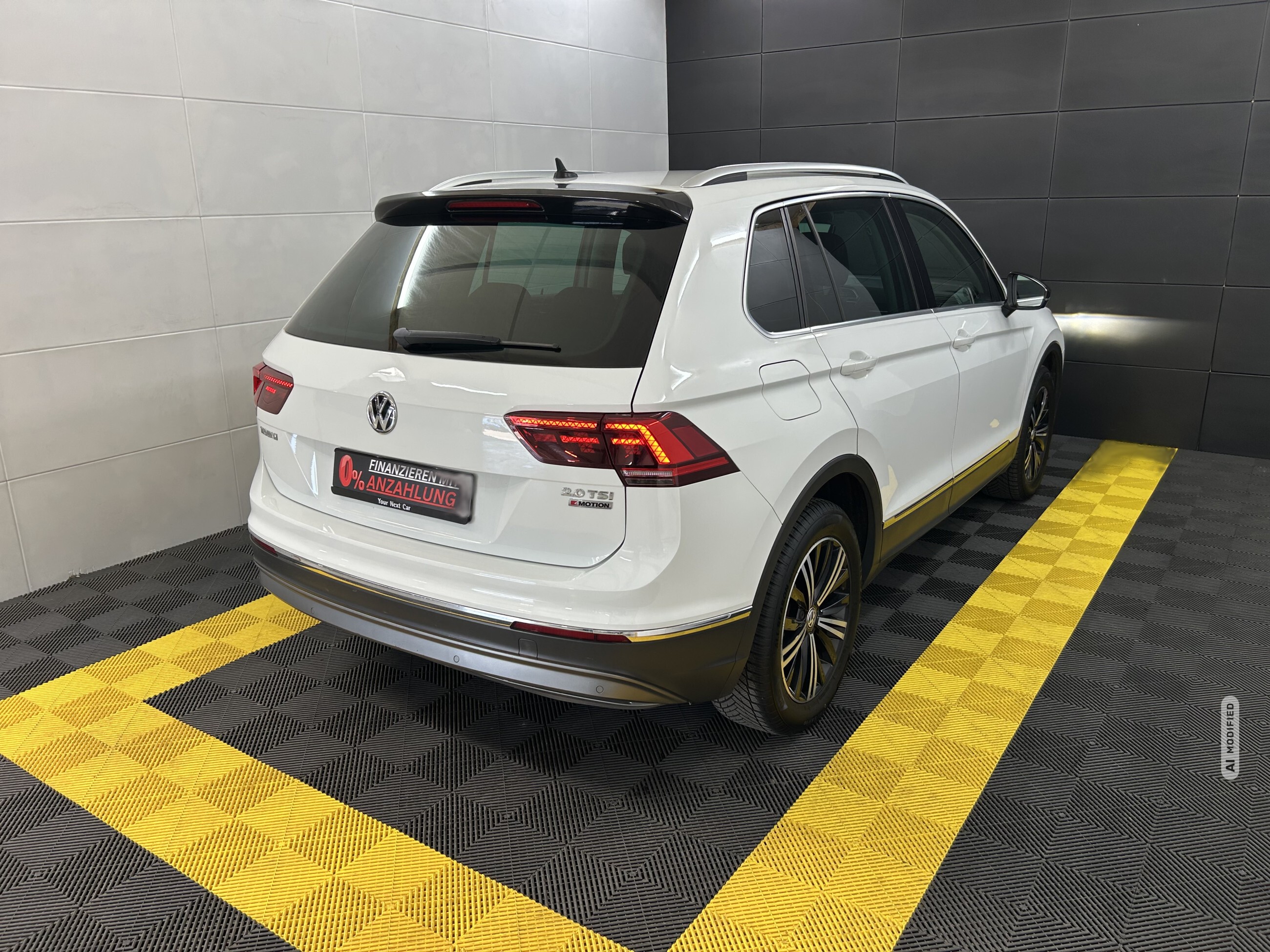 Volkswagen Tiguan Highline 4Motion+ACC+LED+Navi+CarPlay+PDC