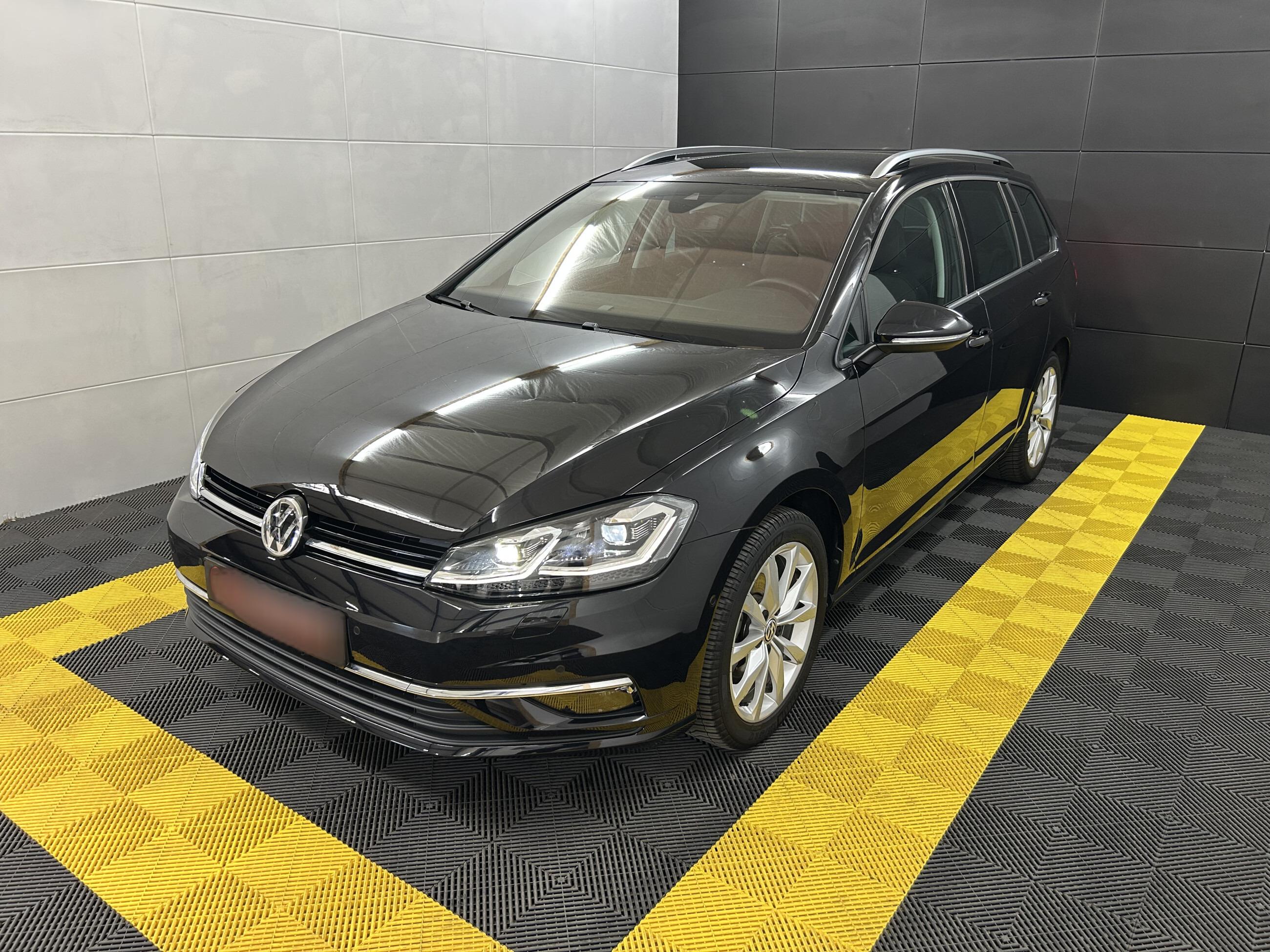 Volkswagen Golf Highline ACC+LED+Massagei+AHK+Carplay+Navi